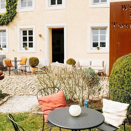 Wein- & Tafelhaus Hotel Тритенхайм Екстериор снимка