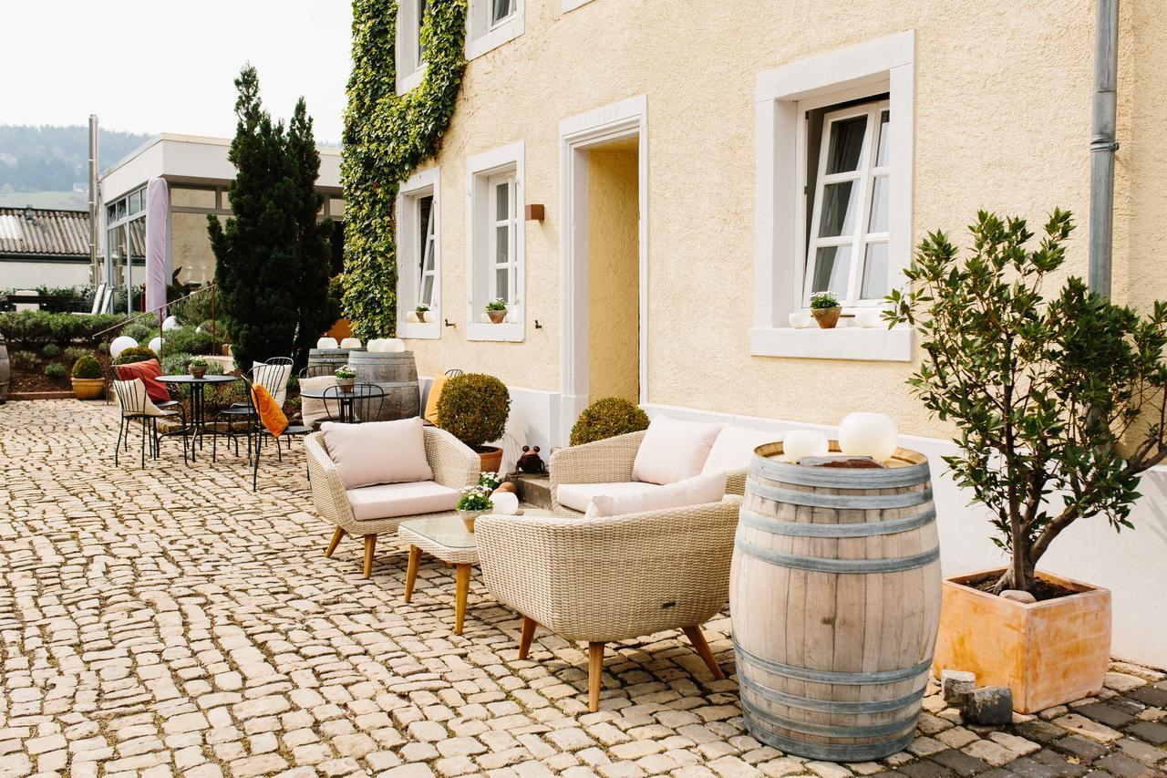 Wein- & Tafelhaus Hotel Тритенхайм Екстериор снимка