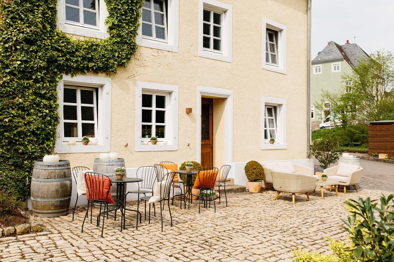 Wein- & Tafelhaus Hotel Тритенхайм Екстериор снимка